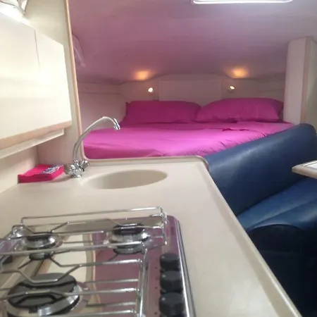 Sleep On The Sea Apartment